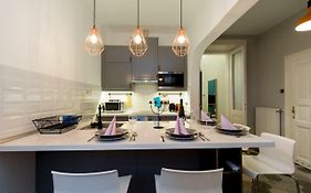 Luxury Twin 1-Bedroom In Kazinczy Street